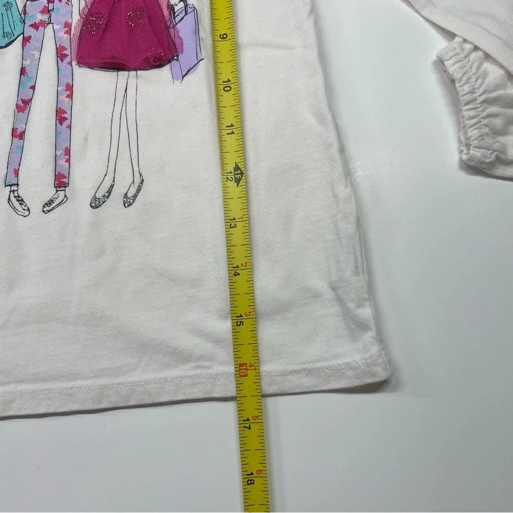 The Childrens Place Girls White Long Sleeve Shopping Friends Graphic Tee Size‎ S